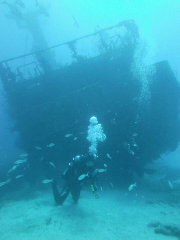 Mergulho em naufrágio próximo à Playa del Carmen, no litoral do Yucatán, no México